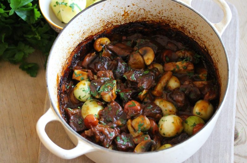 gryte med boeuf bourguignon