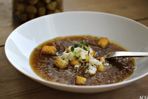 fransk løksuppe med krutonger