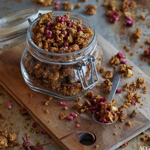 granola med tahini og nøtter