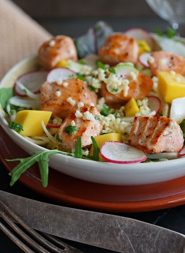 laksesalat med fennikel og mango