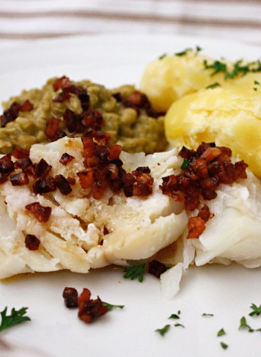 lutefisk med bacon og ertestuing