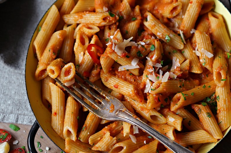 pasta arrabiata - sint tomatsaus