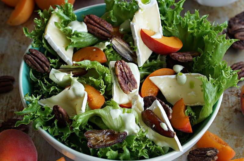 sommersalat med ramsløkdressing